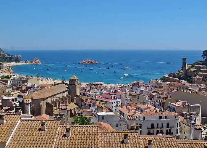Apartmán Lets Holidays Amazing Triplex Sea Views In Tossa Tossa de Mar